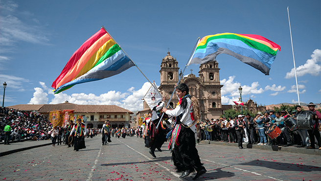Presidenta de la Corte de Cusco participó de izamiento pleno de mayo