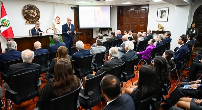 Canciller expuso sobre desafíos de la geopolítica y relaciones internacionales en la era disruptiva