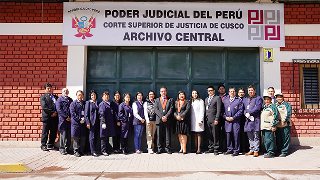 Consejero Ejecutivo del Poder Judicial evalúa situación archivística del Archivo Desconcentrado de Huancaro