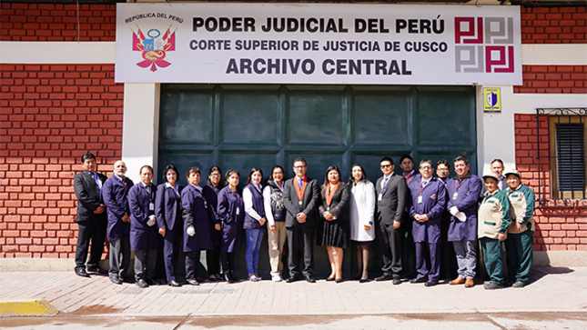 Consejero Ejecutivo del Poder Judicial evalúa situación archivística del Archivo Desconcentrado de Huancaro
