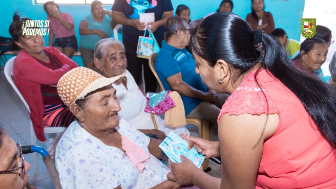 Archivo JPG Rinden homenaje a las madres adultas mayores por su día