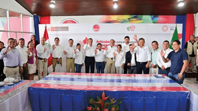 Alcalde Vladimir Chong expone situación de la provincia de Maynas en reunión con Ministros de Estado