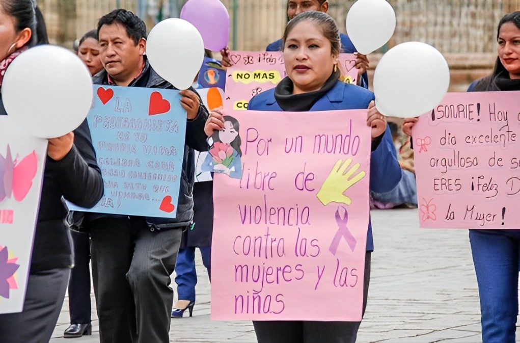 Marcha de sensibilización por Día Internacional de la Mujer