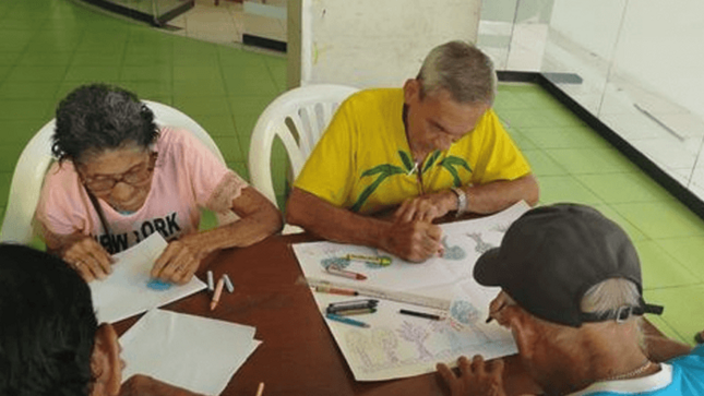 Adultos mayores del distrito de Iquitos vienen participando de los talleres de dibujo y pintura 