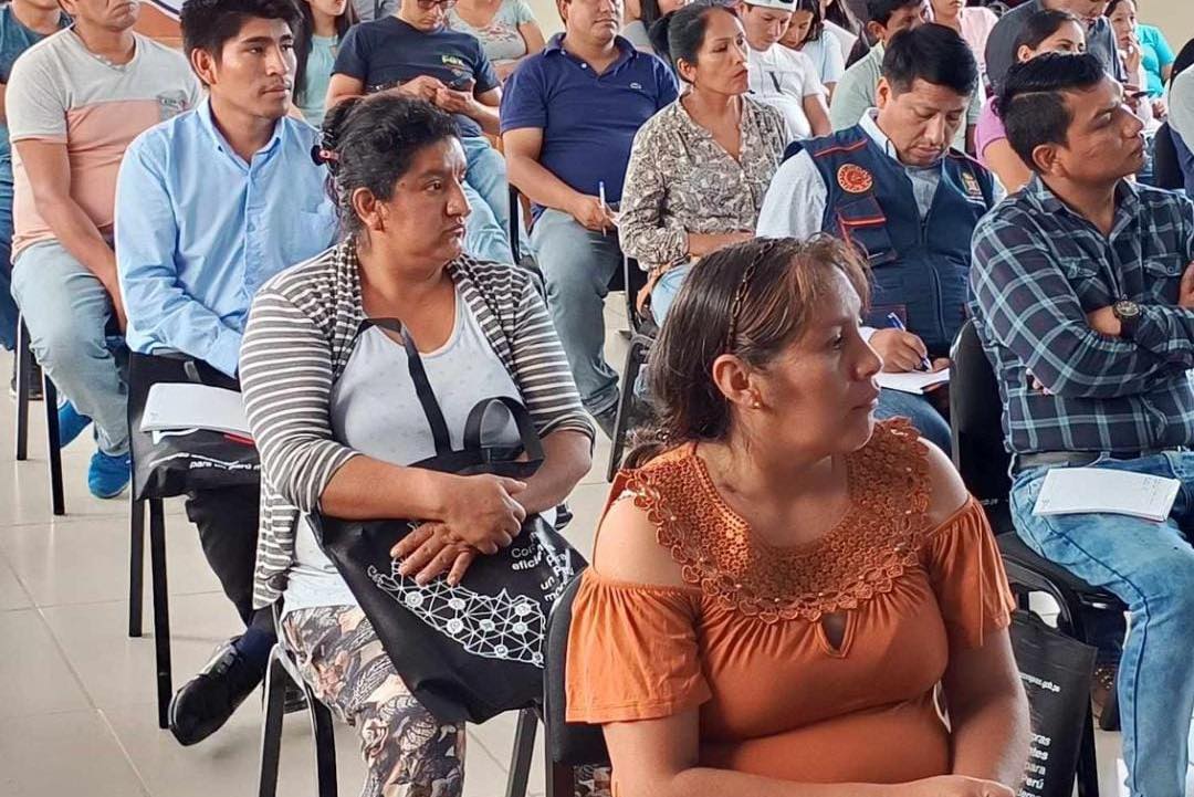 Foto de los participantes en el auditorio