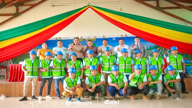 Jóvenes de la zona norte de Megantoni recibieron certificados como operadores de maquinaria pesada y auxiliares administrativos