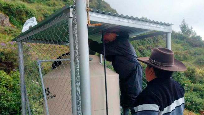 Limpieza y desinfección del reservorio de Santo Toribio de San Pedro de Laraos