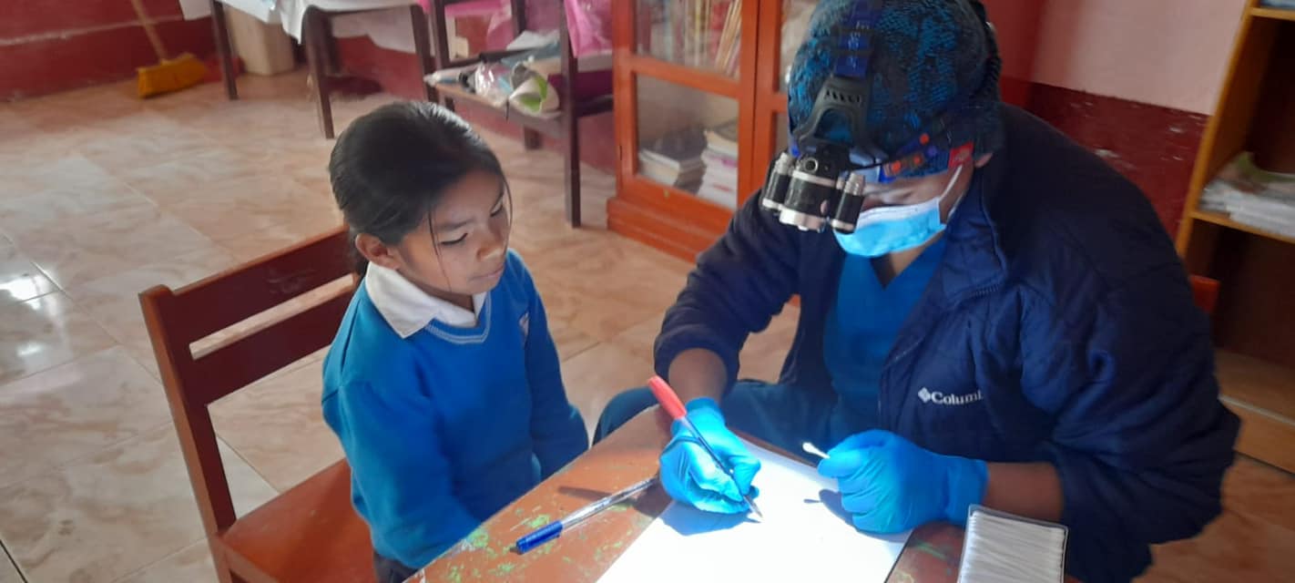 Campaña médica para los estudiantes de Hichabamba