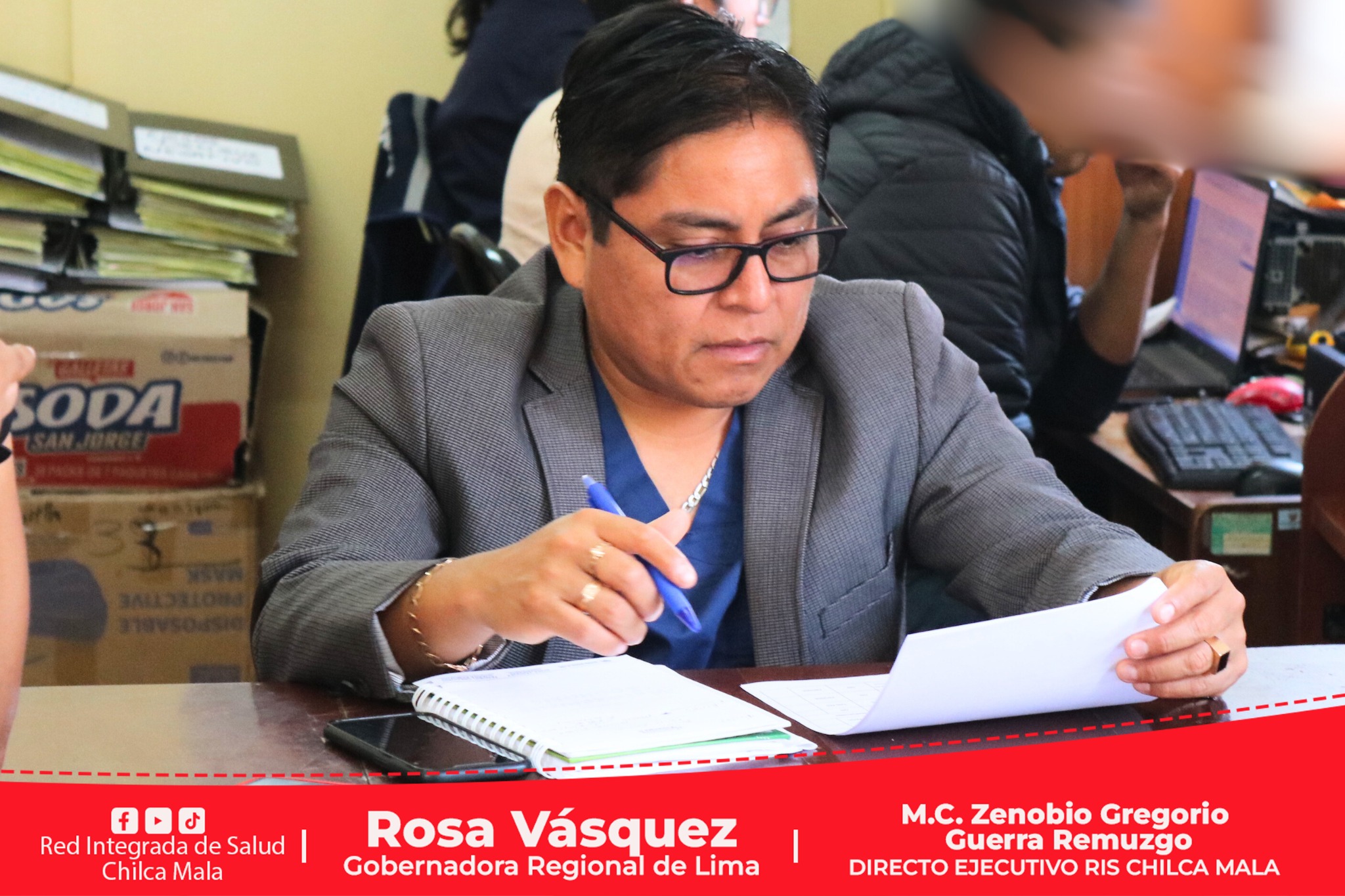 Director Ejecutivo sostiene reunión de coordinación con su equipo de gestión.