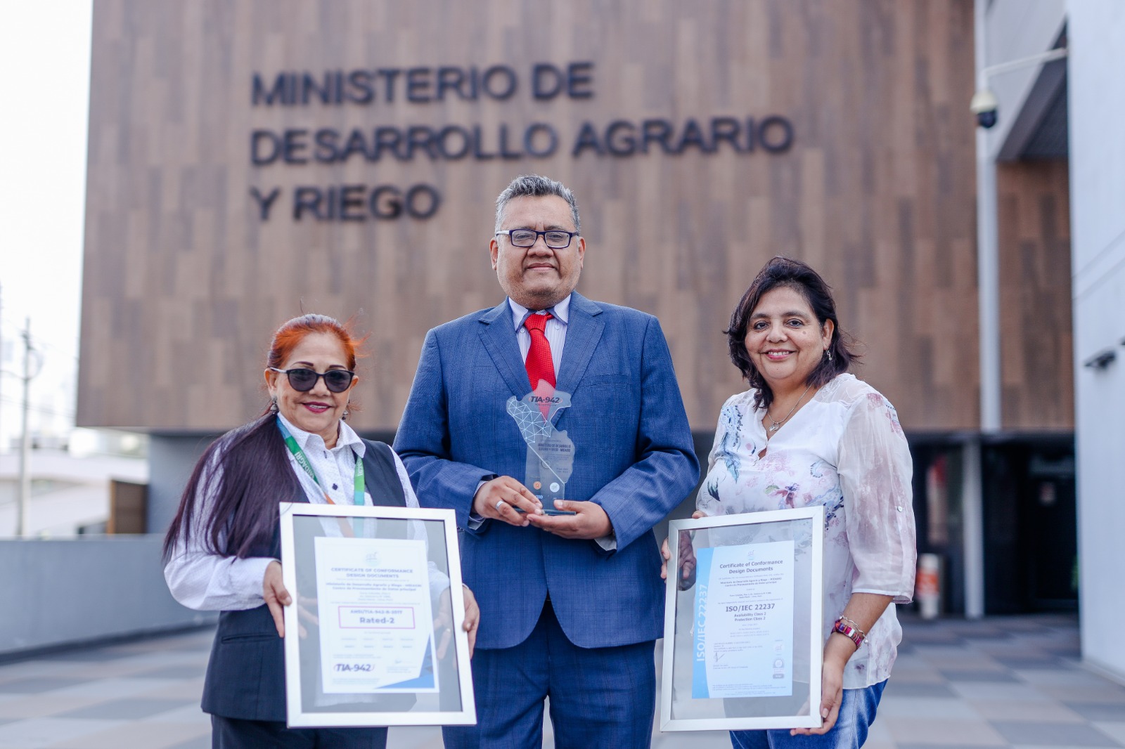 MIDAGRI es la primera entidad en el Perú en lograr la doble certificación en diseño del centro de datos