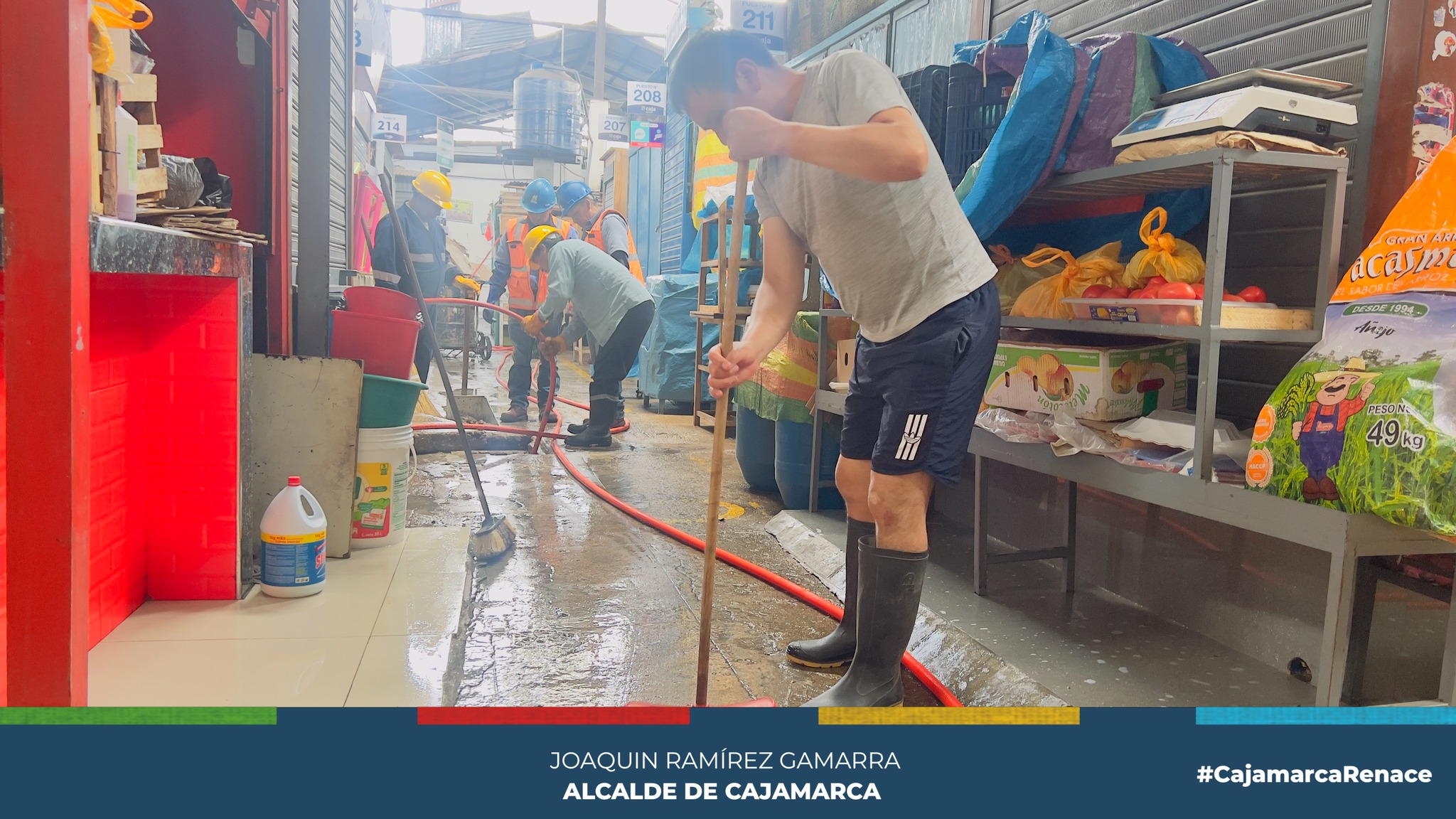 🤝En un esfuerzo conjunto entre la administración del Mercado Central, la Asociación de Comerciantes Minoristas, la subgerencia de Residuos Sólidos y el apoyo de la EPS Sedacaj, se realizó una exhaustiva limpieza general y desinfección del Mercado Central de Cajamarca.
Nuestro compromiso es ofrecer un ambiente seguro y saludable para todos nuestros visitantes. ¡Seguimos trabajando juntos por el bienestar de nuestra comunidad! 💪🏼🧼
Con Limpieza y orden