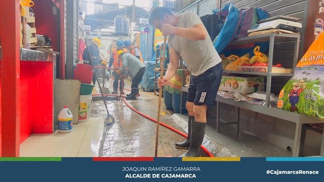 🤝En un esfuerzo conjunto entre la administración del Mercado Central, la Asociación de Comerciantes Minoristas, la subgerencia de Residuos Sólidos y el apoyo de la EPS Sedacaj, se realizó una exhaustiva limpieza general y desinfección del Mercado Central de Cajamarca.
Nuestro compromiso es ofrecer un ambiente seguro y saludable para todos nuestros visitantes. ¡Seguimos trabajando juntos por el bienestar de nuestra comunidad! 💪🏼🧼
 Con Limpieza y orden