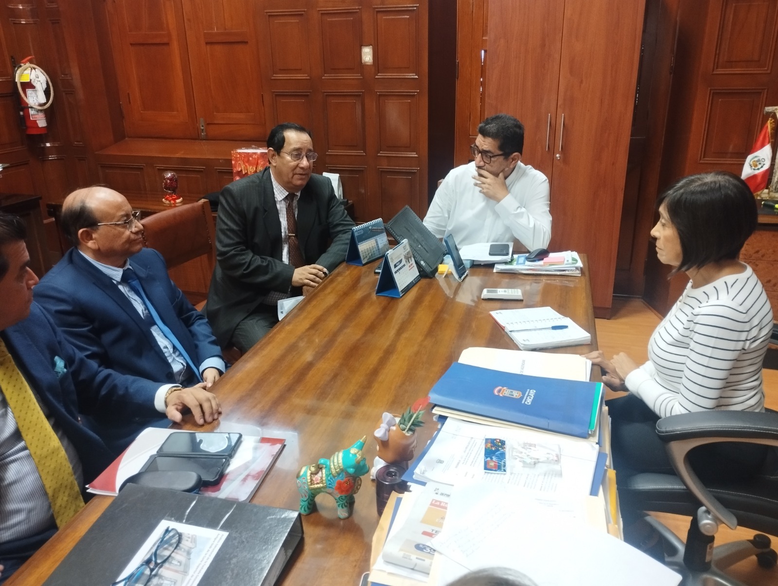 reunión con presidente de corte 4