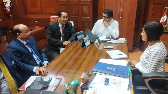 reunión con presidente de corte 4