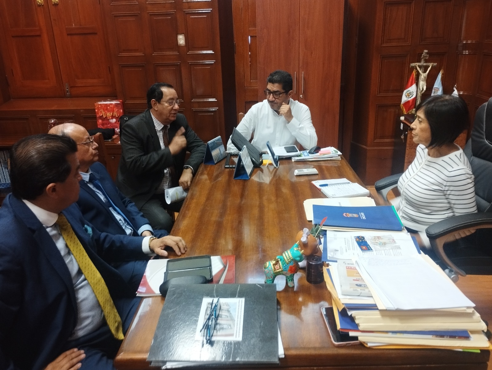 reunión con presidente de corte 3
