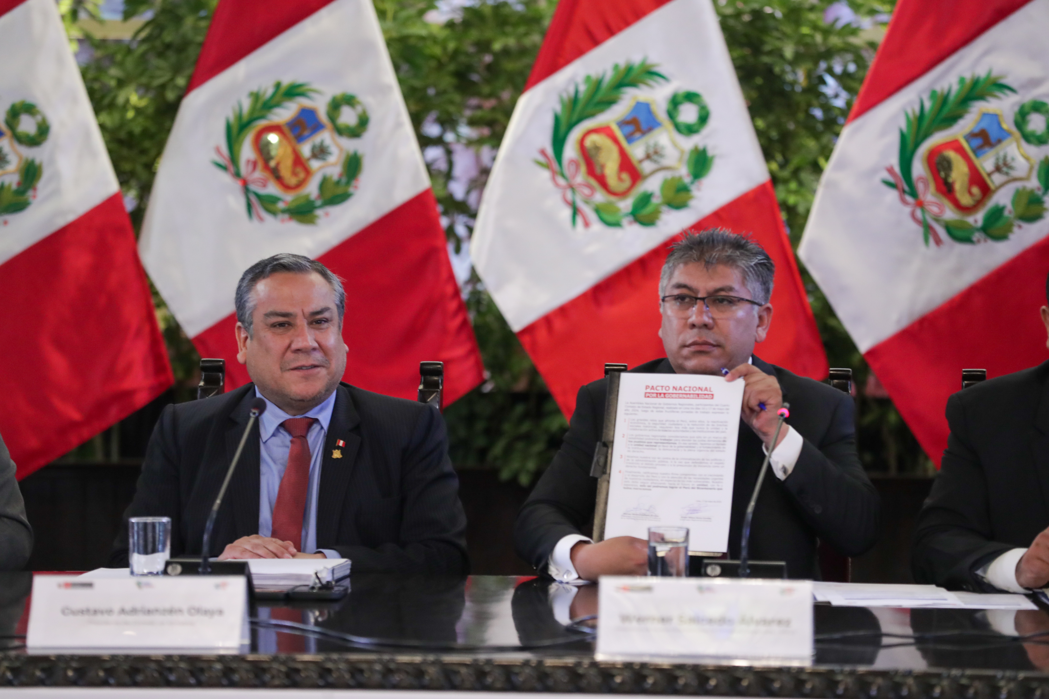 Fotografía del Gobernador de Cusco lidera firma del Pacto Nacional por la Gobernabilidad en el IV Consejo de Estado Regional