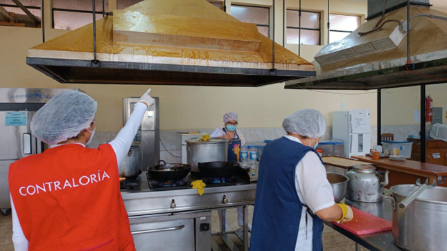 Amazonas. – La Contraloría General advirtió riesgos en las instalaciones del Servicio de Nutrición y Dietética del Hospital Regional Virgen de Fátima de Chachapoyas, verificándose mal estado de los equipos, procesos de almacenamiento y conservación de materias primas e insumos, así como en la preparación y distribución de alimentos 