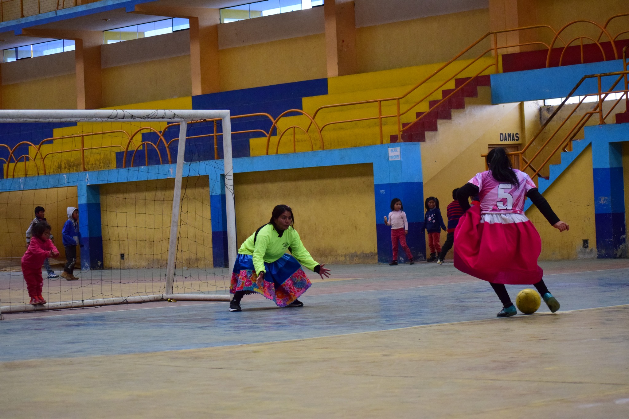 Futbol con polleras