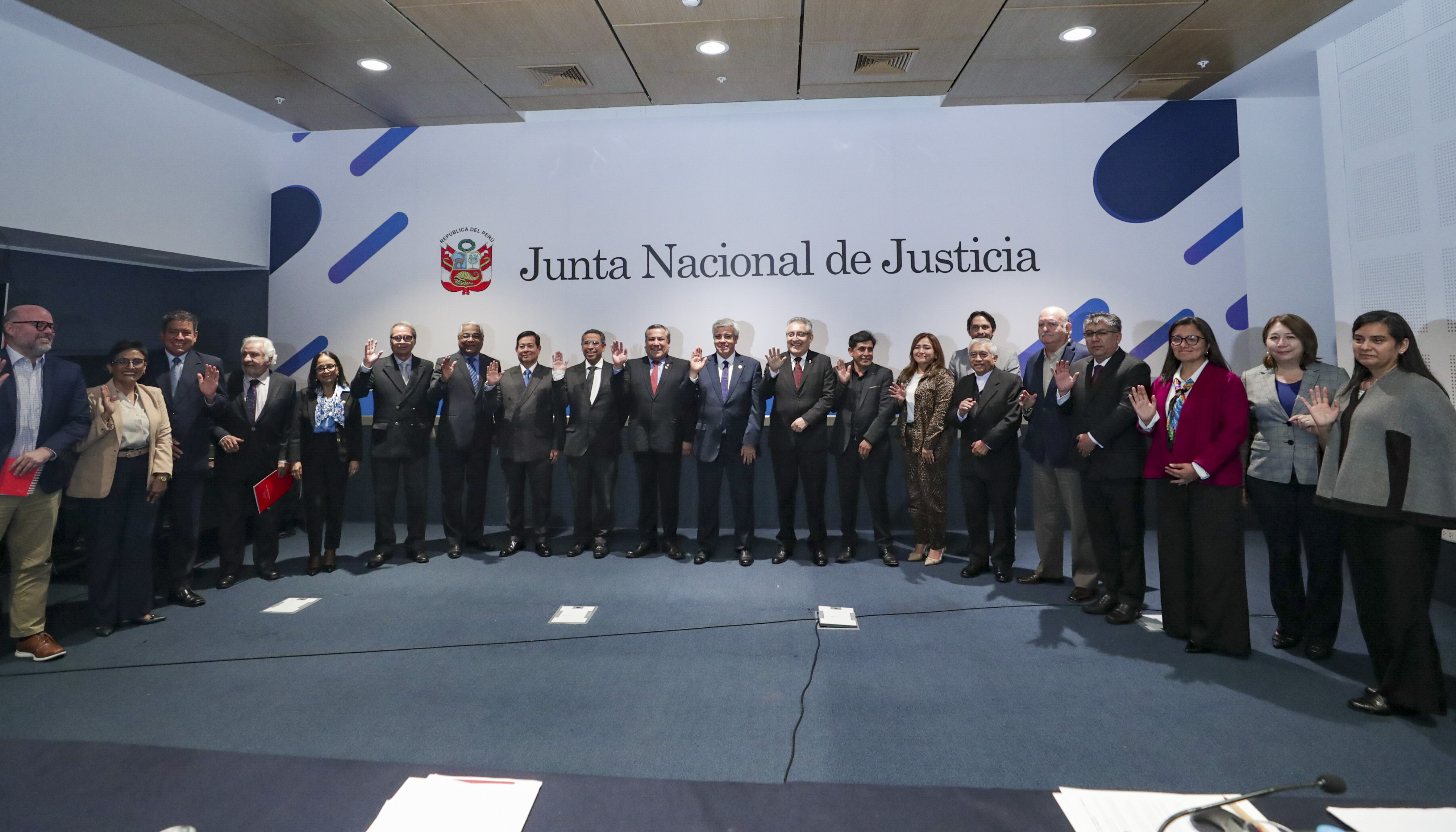 Premier Adrianzén destaca ante la Comisión de Alto Nivel Anticorrupción los avances del Perú para ingresar a la OCDE