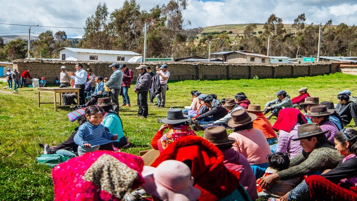 AUTORIDADES DE SAN JERÓNIMO PARTICIPAN DE REUNIÓN EN EL CENTRO POBLADO DE CUPISA Y ANUNCIAN QUE PROYECTO PILOTO DE TECHO PROPIO SI VA.