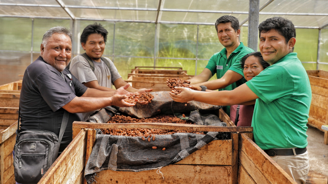 Vraem: Capacitan cacaoteros para obtener granos de calidad