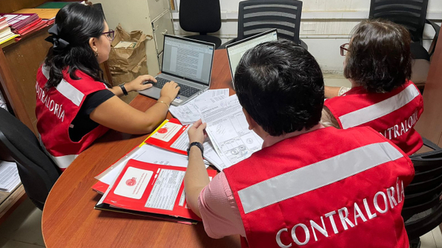 La Contraloría General detectó que funcionarios del Gobierno Regional de Piura tramitaron, aprobaron y realizaron pagos por concepto de labores realizadas fuera del horario de trabajo (horas extras) para personal administrativo activo por cierre de ejercicio presupuestal y financiero 2023. En total fueron 104 trabajadores de los regímenes laborales N.º 276 y N.º 1057, durante los meses de noviembre y diciembre del 2023.