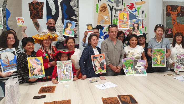 Consulado General del Perú en Milán brinda taller de grabado y dibujo amazónico