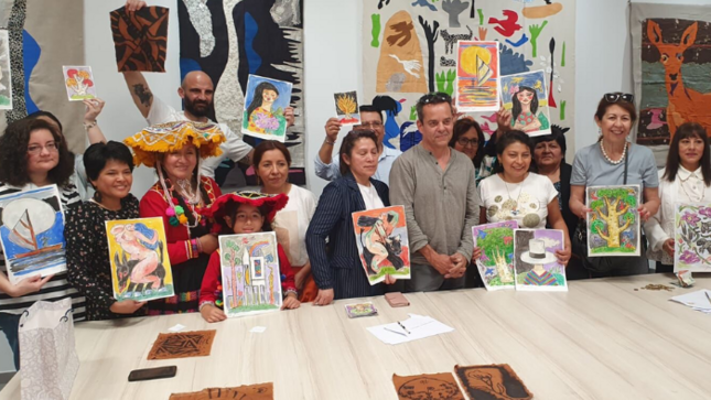 Consulado General del Perú en Milán brinda taller de grabado y dibujo amazónico