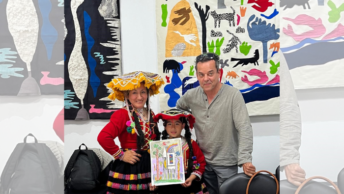 Consulado General del Perú en Milán brinda taller de grabado y dibujo amazónico