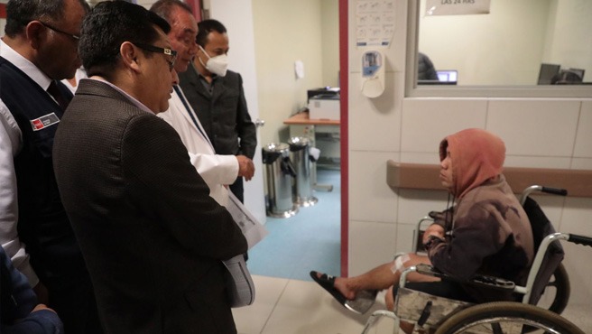 Ministro César Vásquez supervisó la atención a las personas afectadas por la deflagración en Villa María del Triunfo
