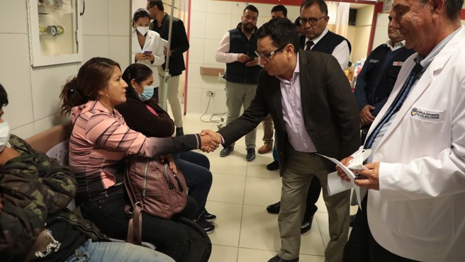 Ministro César Vásquez supervisó la atención a las personas afectadas por la deflagración en Villa María del Triunfo