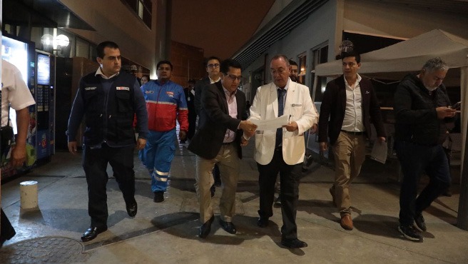 Ministro César Vásquez supervisó la atención a las personas afectadas por la deflagración en Villa María del Triunfo
