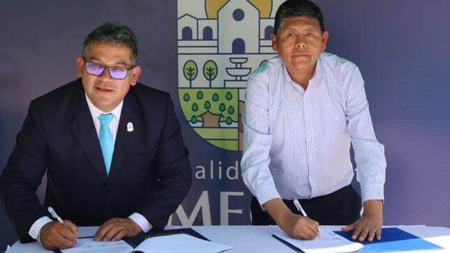 John Larry Coayla, alcalde de la Municipalidad Provincial de Mariscal Nieto, en un esfuerzo por fortalecer el desarrollo urbano y la regularización de la propiedad informal en la provincia, firmó un importante convenio con la Municipalidad Distrital de Samegua. Este acuerdo, titulado "Convenio sobre delegación de facultades para vivienda entre la Municipalidad Provincial Mariscal Nieto y la Municipalidad Distrital de Samegua", establece un marco colaborativo para la delegación de competencias y atribuciones en materia de vivienda.