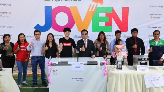 Los jóvenes emprendedores de Moquegua están un paso más cerca de hacer realidad sus sueños empresariales gracias al apoyo brindado por la Municipalidad Provincial Mariscal Nieto y Southern Perú a través del concurso "Emprende Joven". En una ceremonia se llevó a cabo la primera entrega de capital semilla en bienes y materiales a cinco de los diez ganadores seleccionados en esta competencia que busca impulsar la innovación y el desarrollo económico en la región.