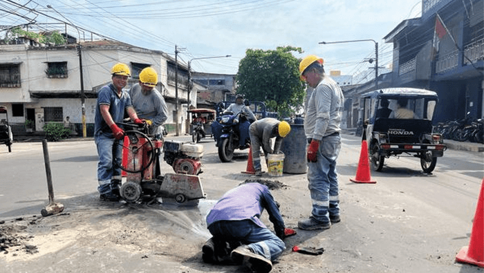 Maynas realiza reparación de forado en la Av. Grau