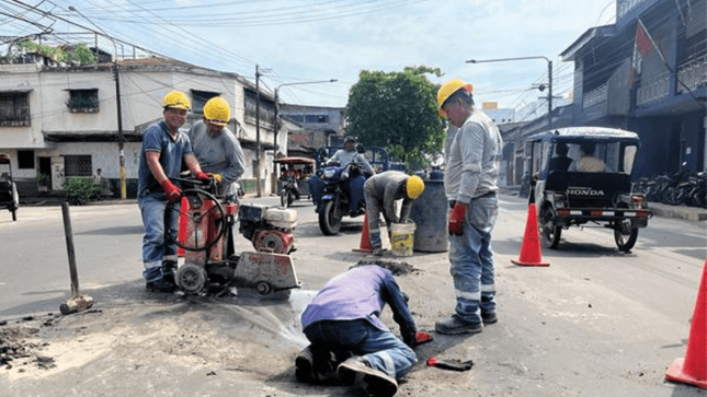 Maynas realiza reparación de forado en la Av. Grau