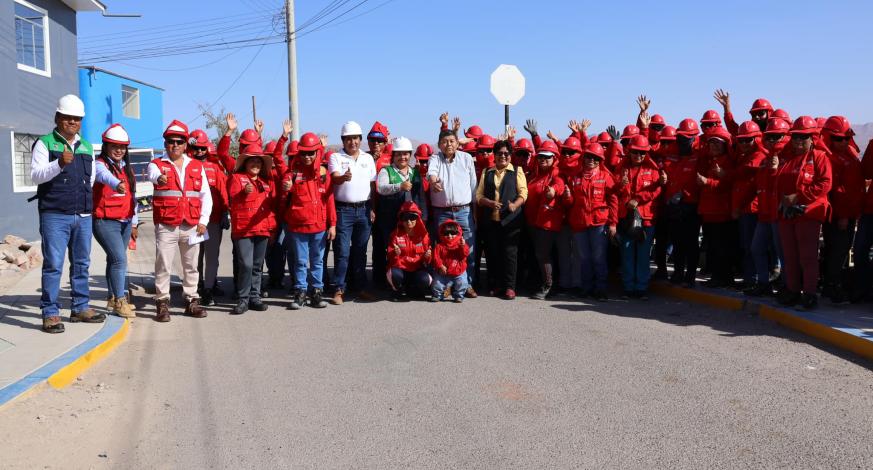 En un esfuerzo conjunto por mejorar la calidad de vida de los habitantes del Centro Poblado de San Francisco, hoy se dio inicio a dos fichas de mantenimiento a través del programa Llamkasun Perú. Estas fichas tienen como objetivo principal la limpieza, mantenimiento y acondicionamiento del espacio público, especialmente en las manzanas H5 y H6 de la zona.