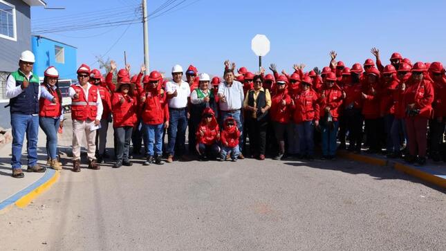 En un esfuerzo conjunto por mejorar la calidad de vida de los habitantes del Centro Poblado de San Francisco, hoy se dio inicio a dos fichas de mantenimiento a través del programa Llamkasun Perú. Estas fichas tienen como objetivo principal la limpieza, mantenimiento y acondicionamiento del espacio público, especialmente en las manzanas H5 y H6 de la zona.