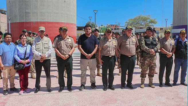En ceremonia oficial se presentó a los 50 efectivos de la DINOES que reforzarán la seguridad en Paita