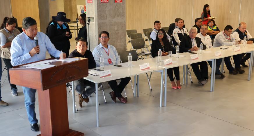 El compromiso del Alcalde Provincial de Mariscal Nieto, John Larry Coayla, con la seguridad ciudadana se hizo evidente una vez más durante su participación en el Consejo Regional de Seguridad Ciudadana (CORESEC).