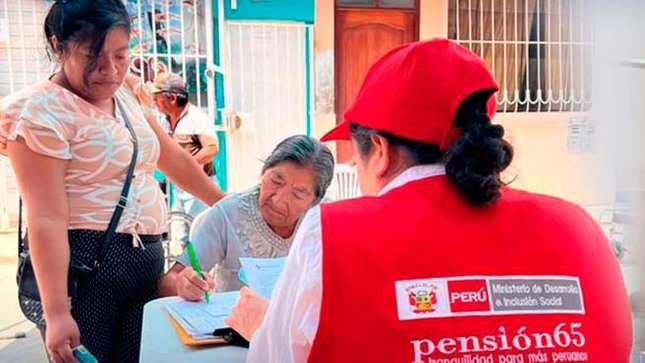 Comuna paiteña participó de la exitosa entrega de 155 tarjetas de débito a beneficiarios de pensión 65 de Paita