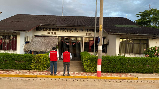 La Contraloría halló responsabilidad civil y administrativa en cuatro exservidores de la Municipalidad Provincial de Tahuamanu debido a que tramitaron y aprobaron una directiva interna para el pago por asignación de racionamiento a servidores bajo el régimen del Decreto Legislativo N° 276, lo que generó un perjuicio económico de S/ 155 500.00 a la entidad.