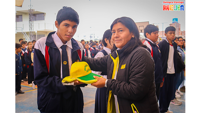 MDM entrega indumentaria en ceremonia de juramentación de Brigadas de Autoprotección Escolar y Patrullas Juveniles