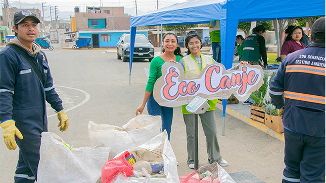 Campaña de reciclaje “Eco Canje”, que consistió en la recolección de cartulina, cartón, botellas, latas de aluminio, botellas y otros.