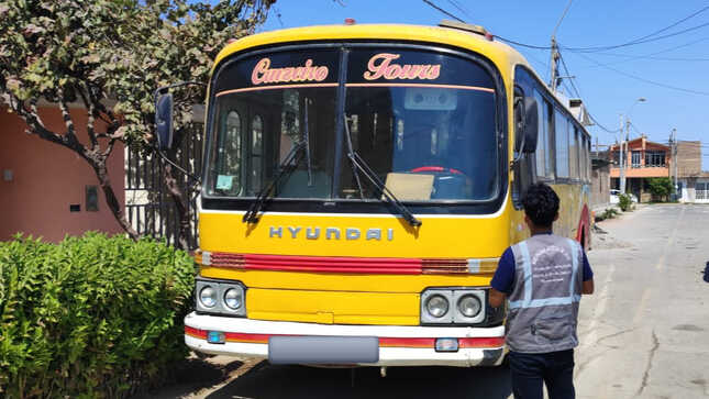 NOTIFICACIÓN A DUEÑOS DE VEHICULOS PESADOS MAL ESTACIONADOS EN VÍA PÚBLICA EN EL DISTRITO DE SALAS - GUADALUPE