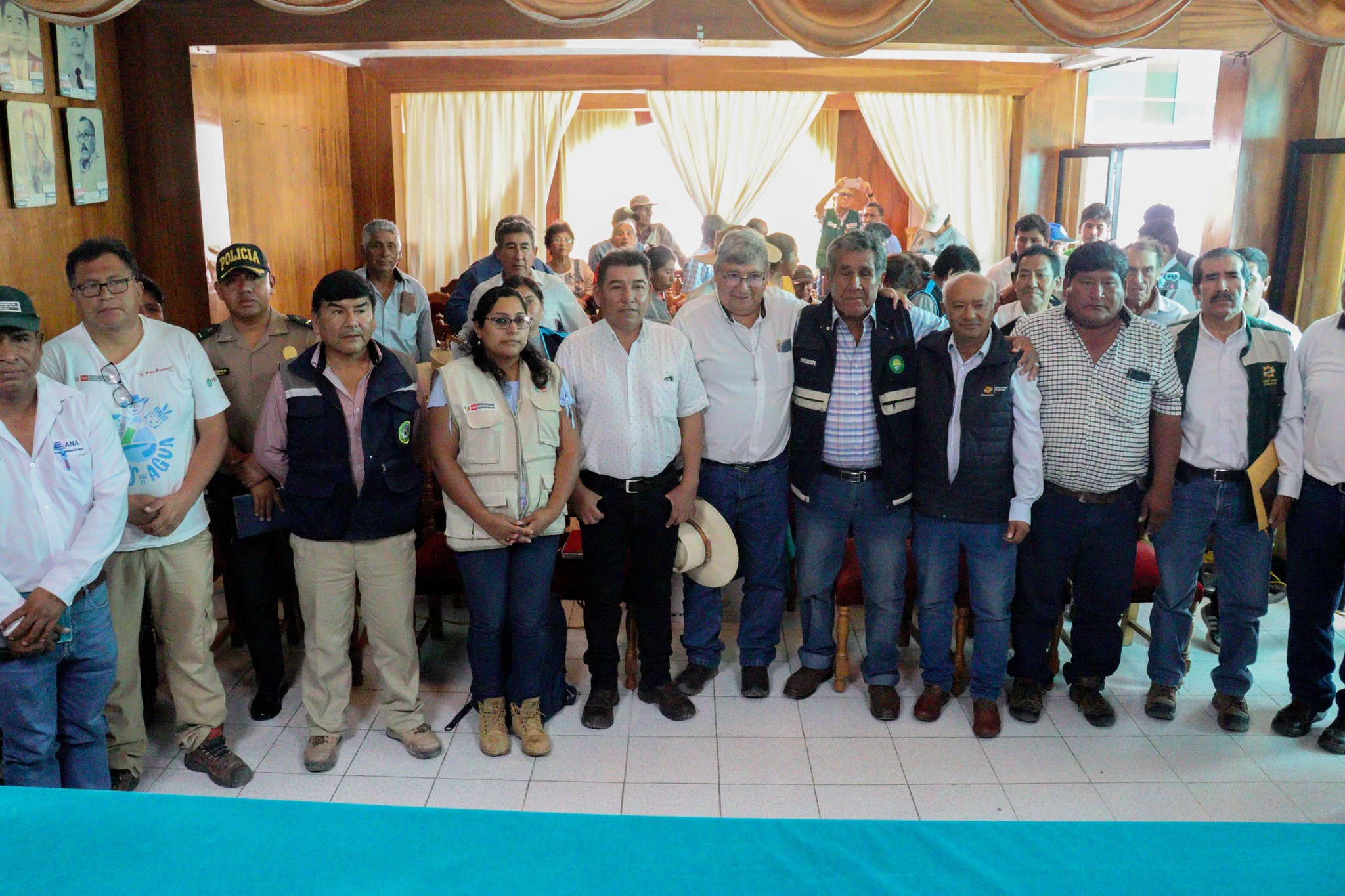 reunión de emergencia a autoridades regionales y locales