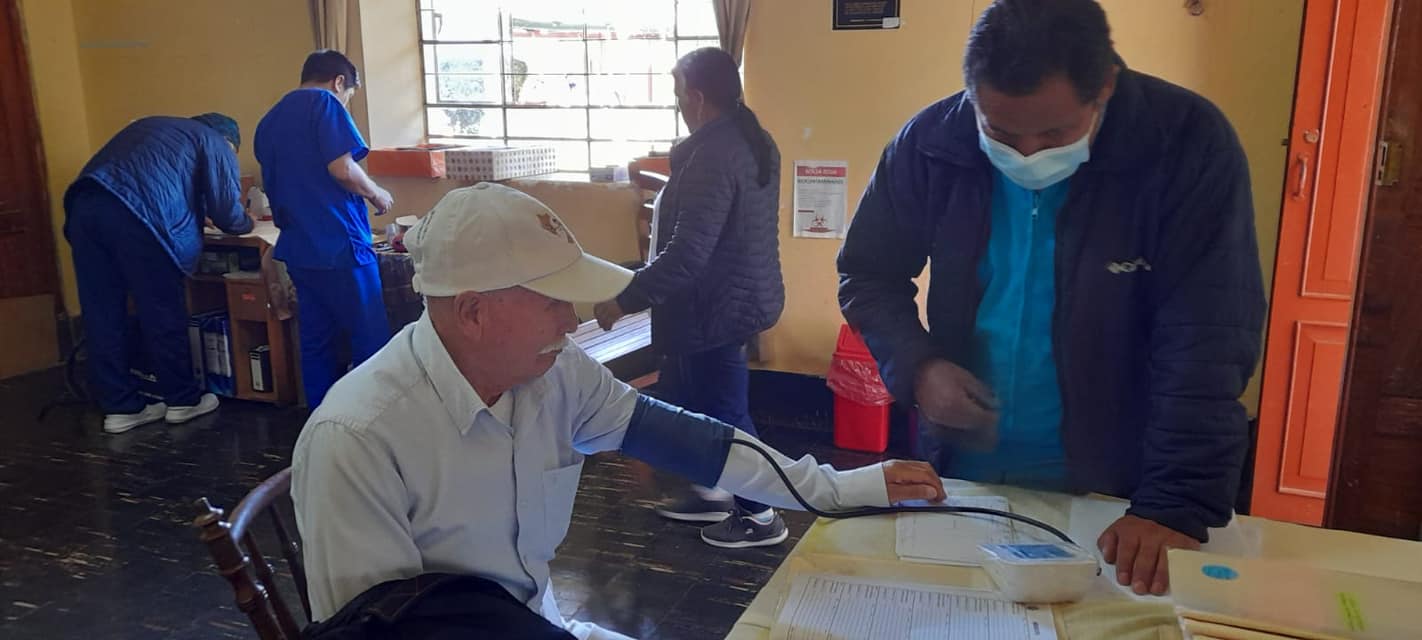 Salud para nuestros adultos mayores del asilo natividad