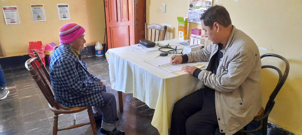 Salud para nuestros adultos mayores del asilo natividad
