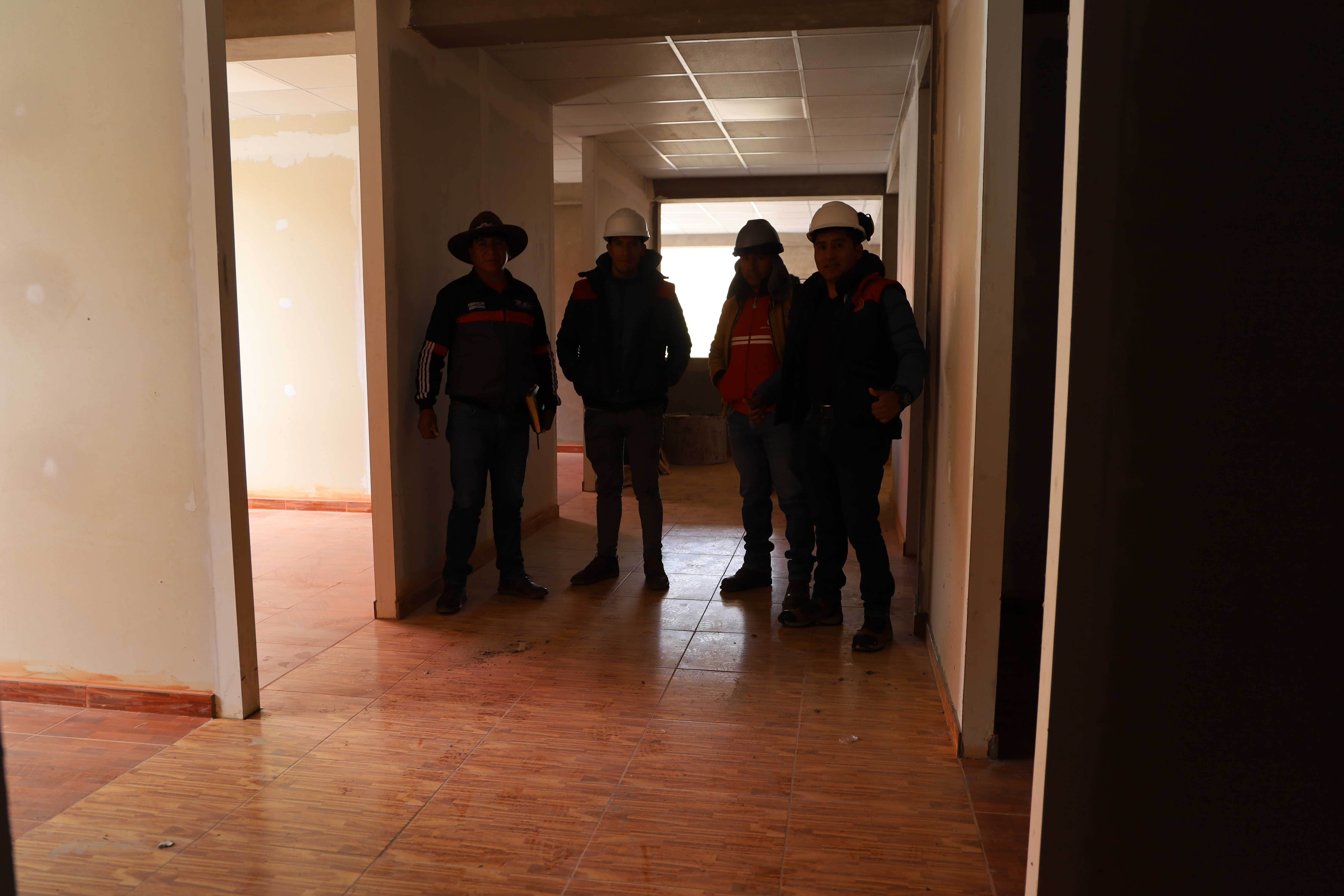Velille: Salón multiusos de la comunidad de Cullahuata sigue avanzando su ejecución