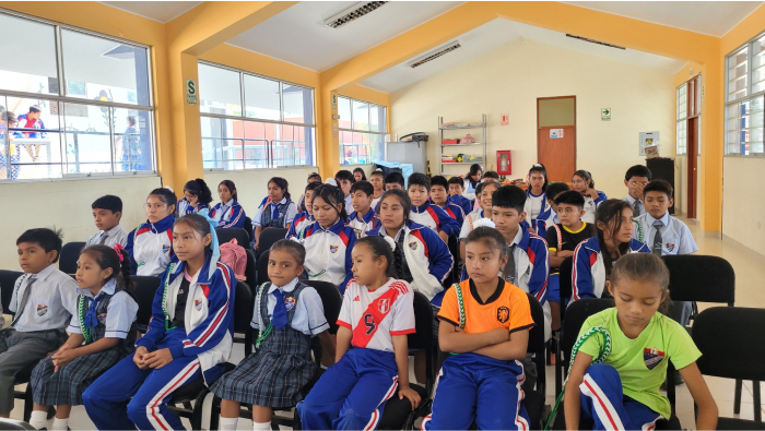 𝐌𝐃𝐓 𝐒𝐄𝐍𝐒𝐈𝐁𝐈𝐋𝐈𝐙𝐀 𝐀 𝐄𝐒𝐓𝐔𝐃𝐈𝐀𝐍𝐓𝐄𝐒 𝐃𝐄𝐋 𝐂𝐀𝐒𝐄𝐑𝐈𝐎 𝐂𝐀𝐋𝐋𝐄𝐉𝐎𝐍𝐄𝐒 𝐄𝐍 𝐓𝐄𝐌𝐀𝐒 𝐌𝐄𝐃𝐈𝐎 𝐀𝐌𝐁𝐈𝐄𝐍𝐓𝐀𝐋𝐄𝐒